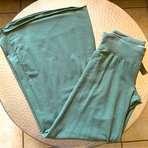 Lucky Brand VINTAGE Sweatpants Y2K Khaki Green - Flare leg - low rise Sz XS NEW